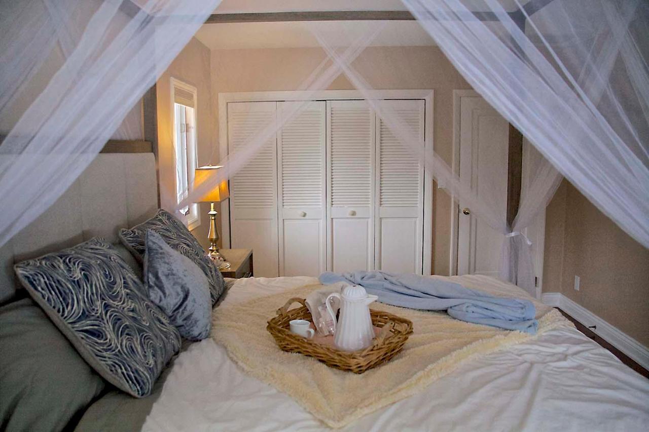 The Cheshire Cat Bed And Breakfast Elora Extérieur photo
